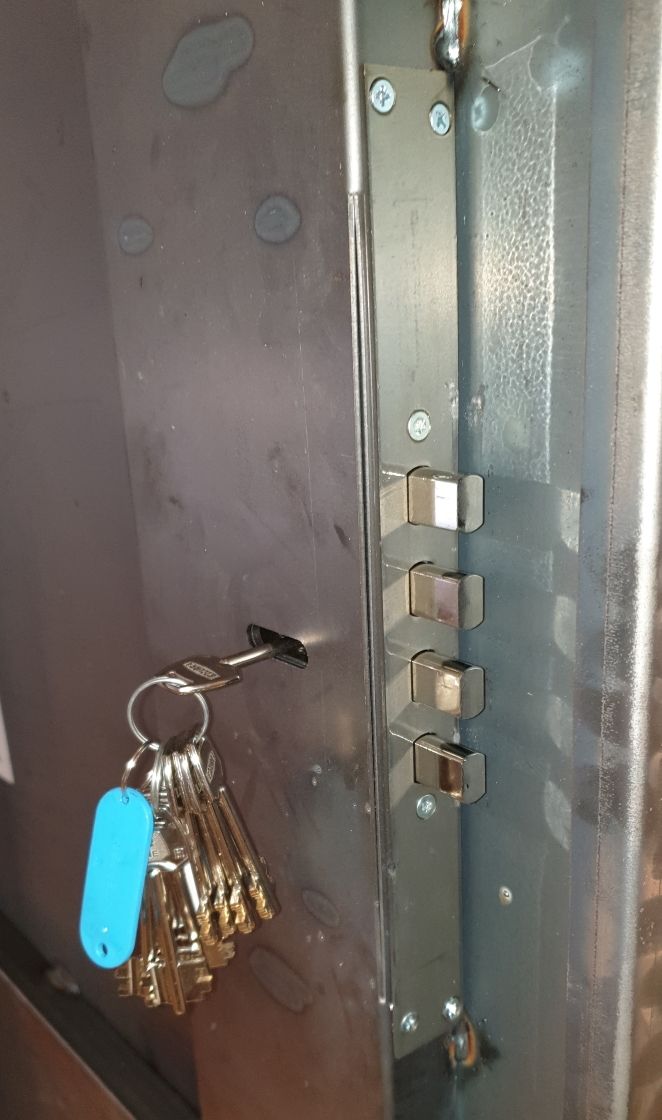 cerradura anti okupa